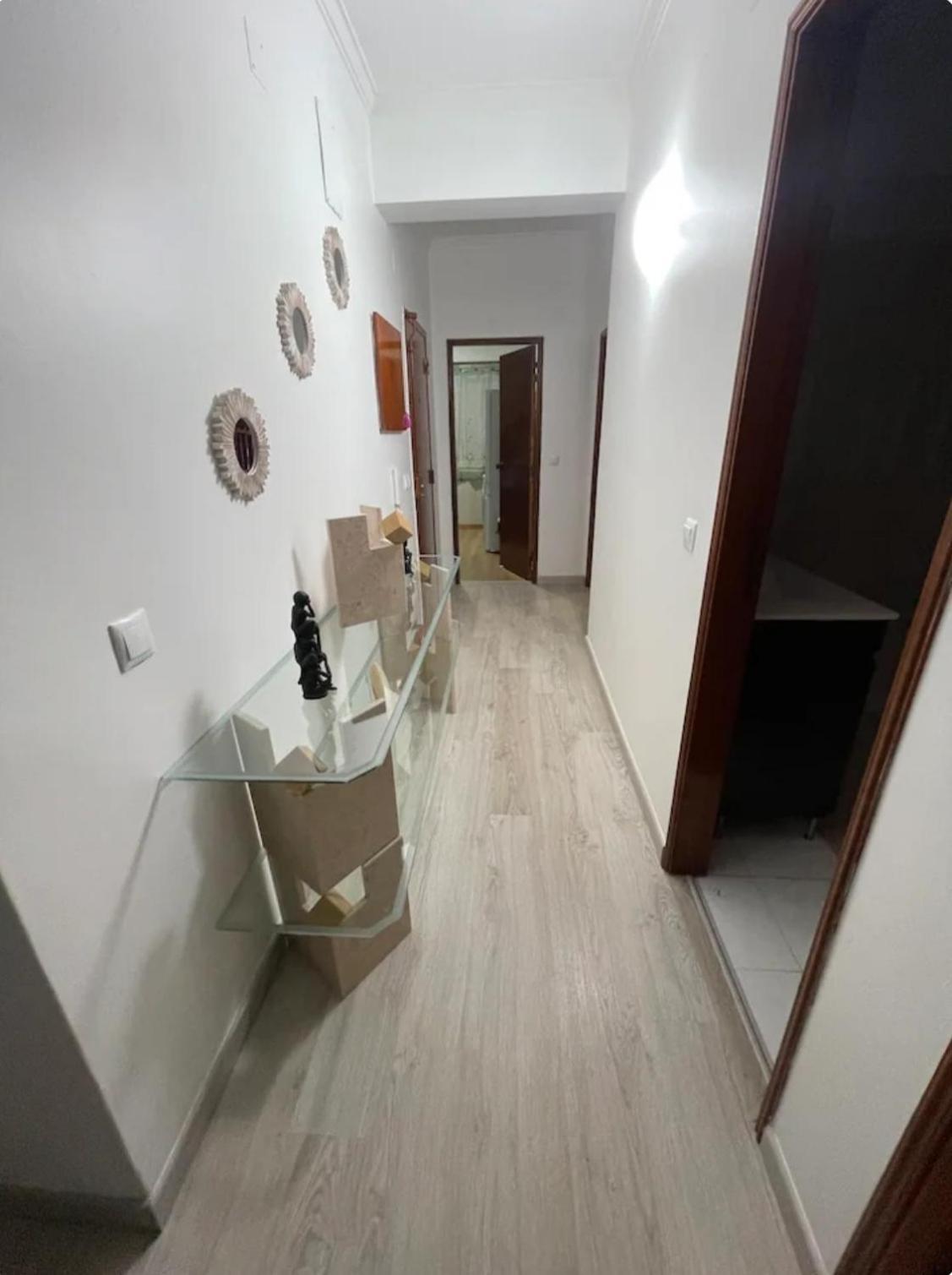 Quarto Calmo E Acolhedor Lägenhet Almada Exteriör bild