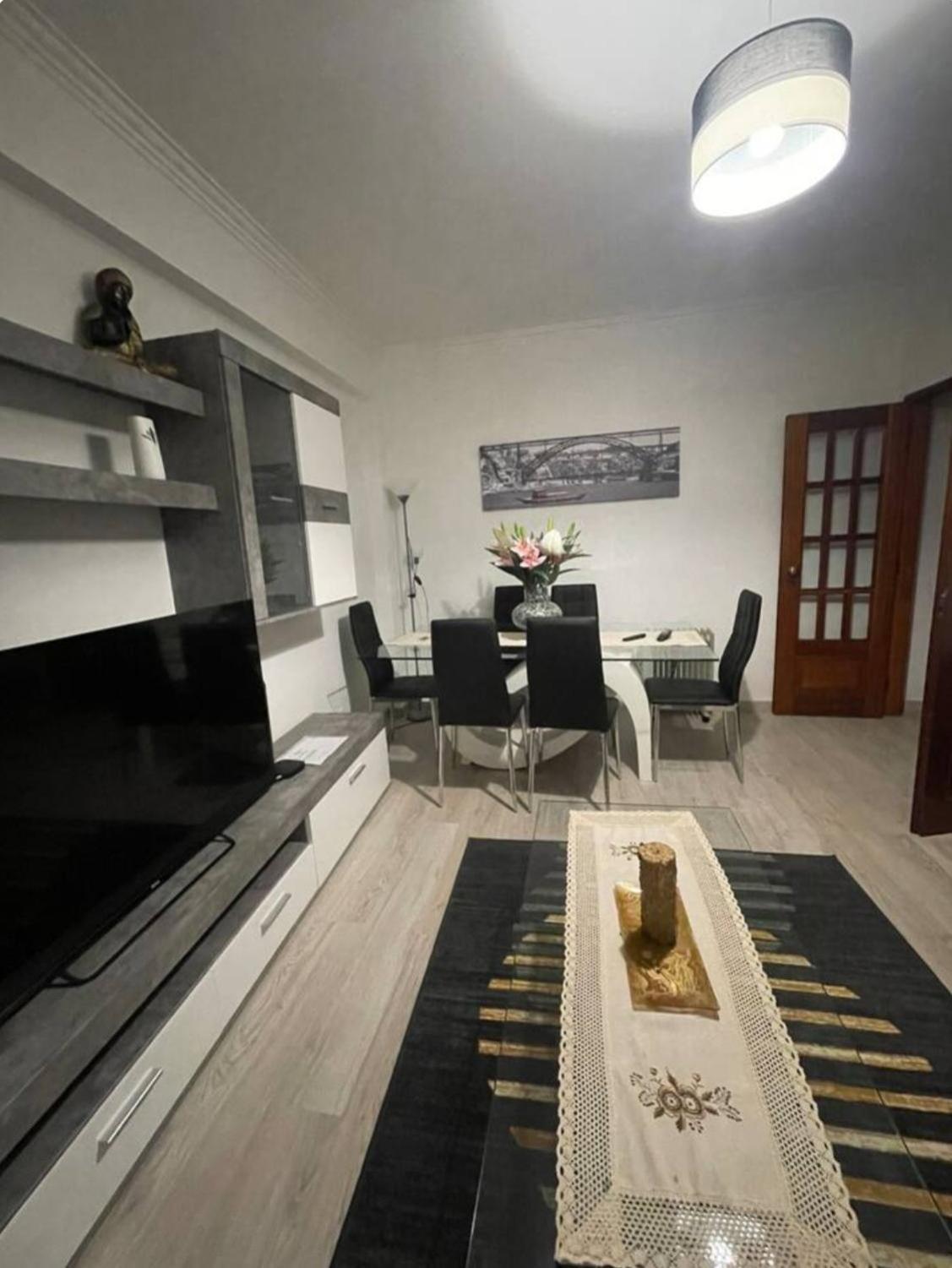 Quarto Calmo E Acolhedor Lägenhet Almada Exteriör bild