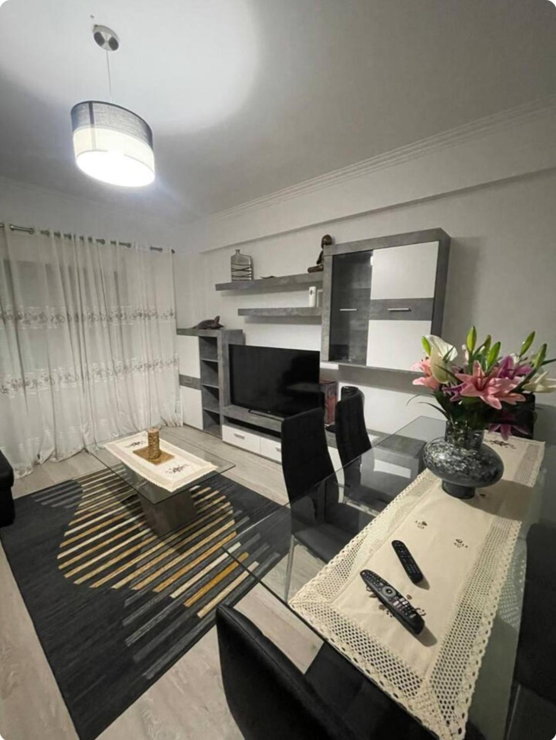 Quarto Calmo E Acolhedor Lägenhet Almada Exteriör bild